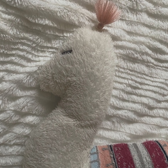 Fluffy lama decor pillow - Picture 3 of 5